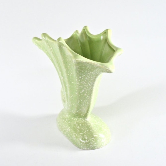 Cornucopia Vase, Mid-Century, Light Green Spatter - Picture 5 of 8